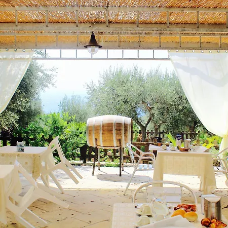 Alojamento de Acomodação e Pequeno-almoço Villa Amoru Castro By Hdsalento 4*