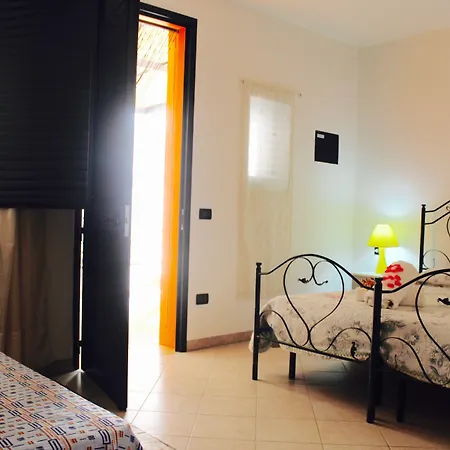 Alojamento de Acomodação e Pequeno-almoço Villa Amoru Castro By Hdsalento 4*