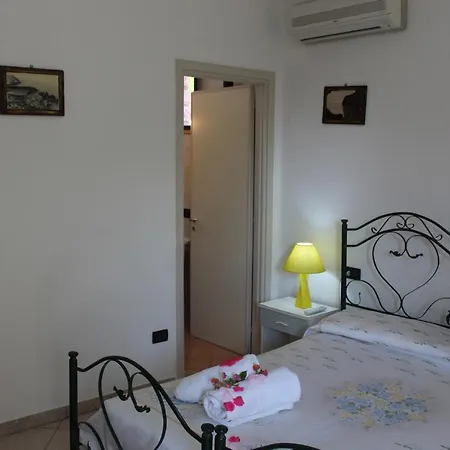 Amoru 3* Castro (Lecce)